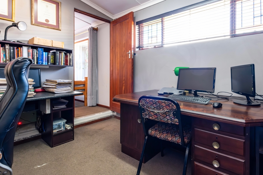 4 Bedroom Property for Sale in Bergsig Western Cape